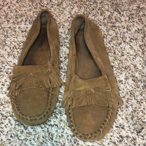 Good used Minnetonka slip on moccasin size 6.5